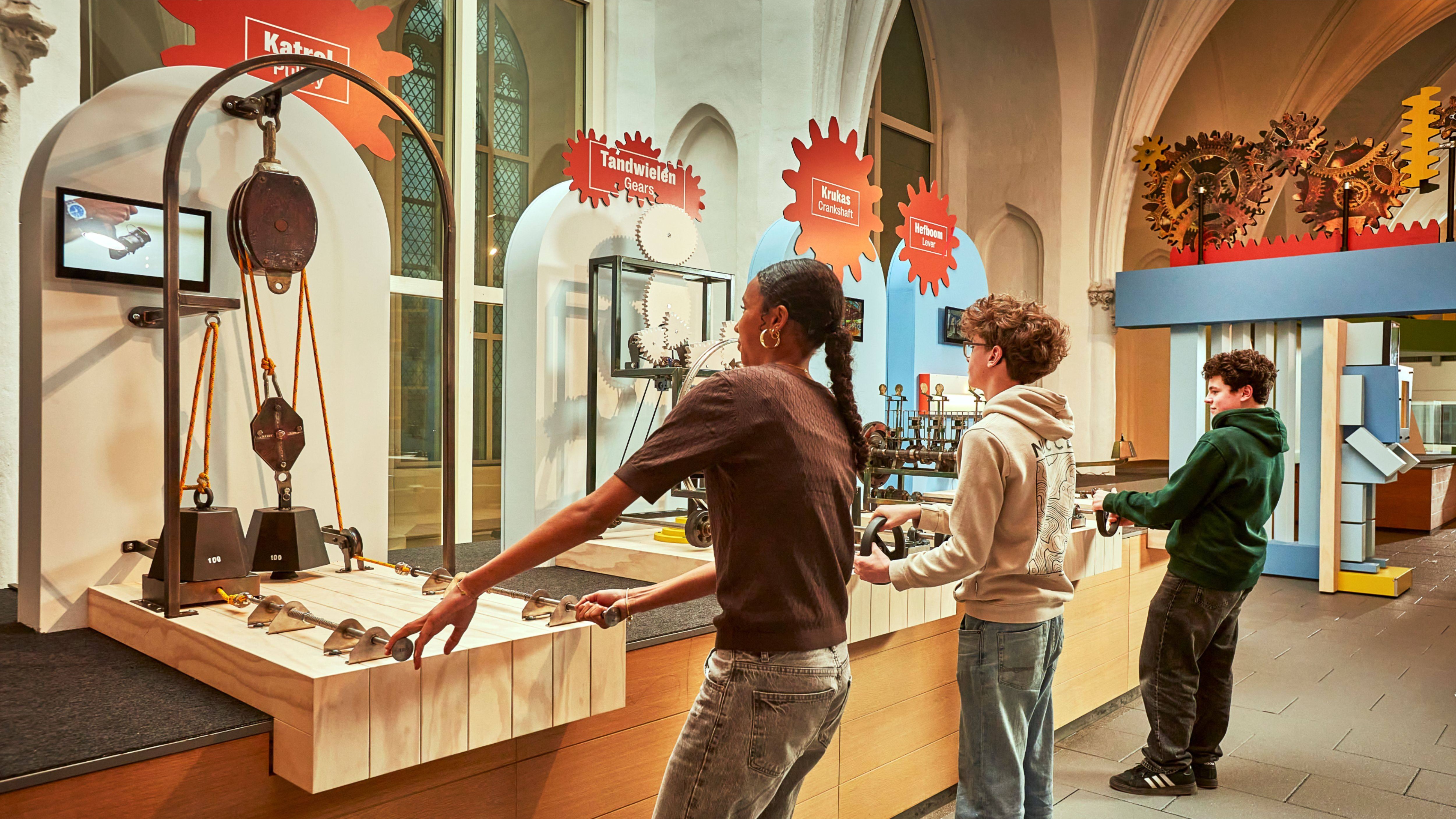 MUSEUM SPEELKLOK bewerkt