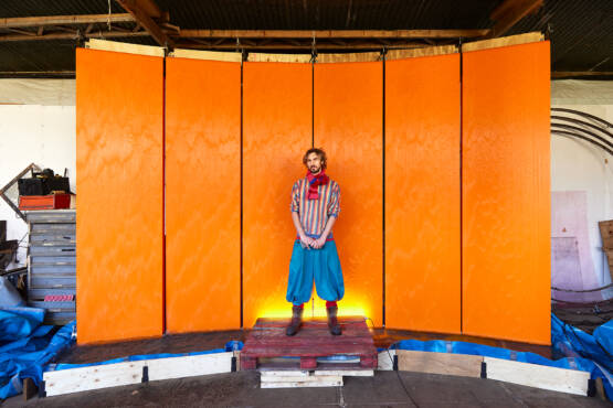 Zoro Feigl in zijn atelier Fotografie Aad Hoogendoorn