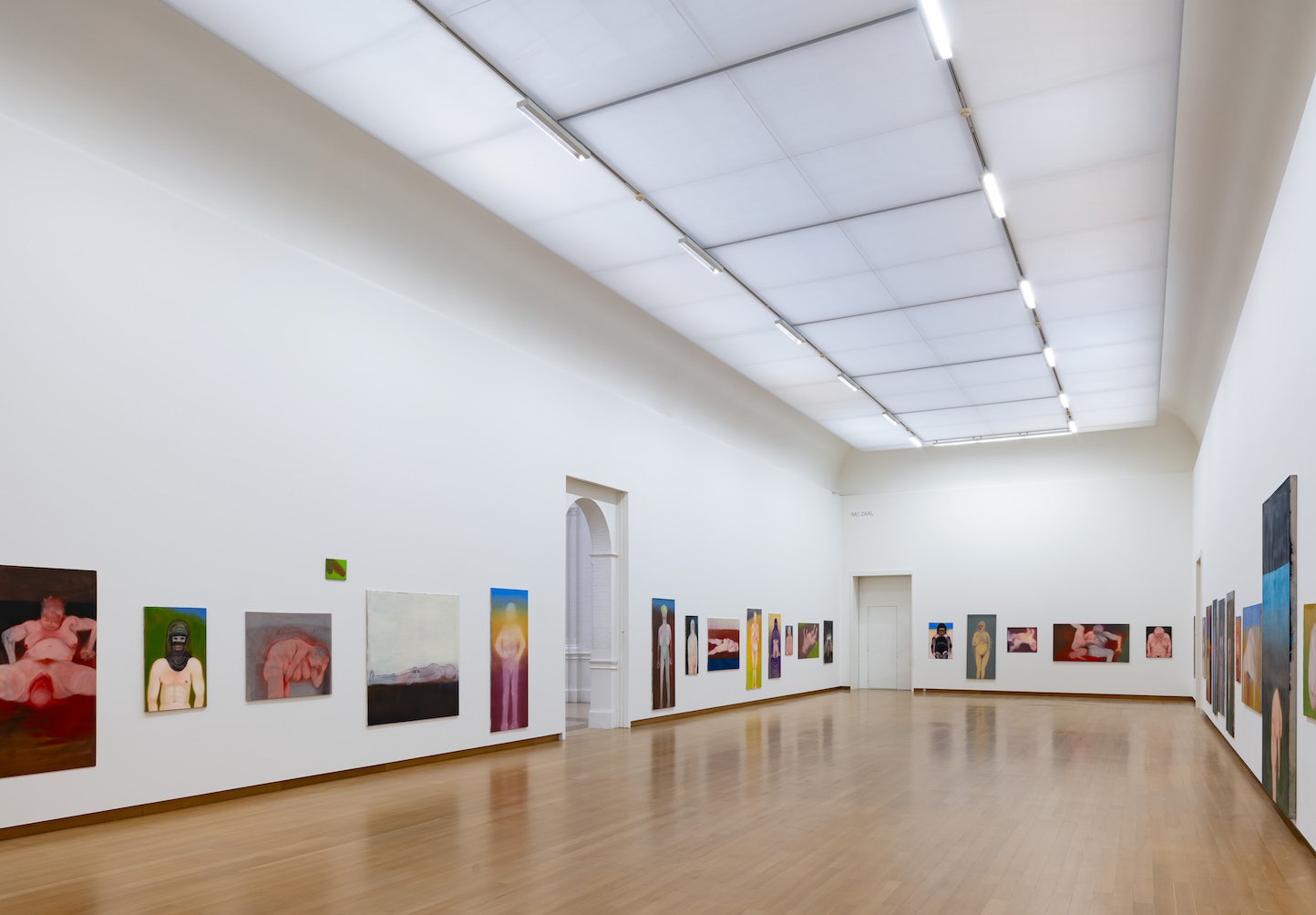 Foto zaaloverzicht tentoonstelling Miriam Cahn