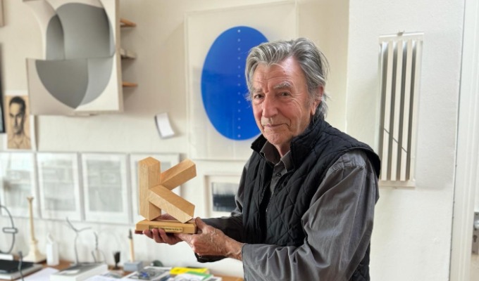 Jeroen Henneman met Trofee