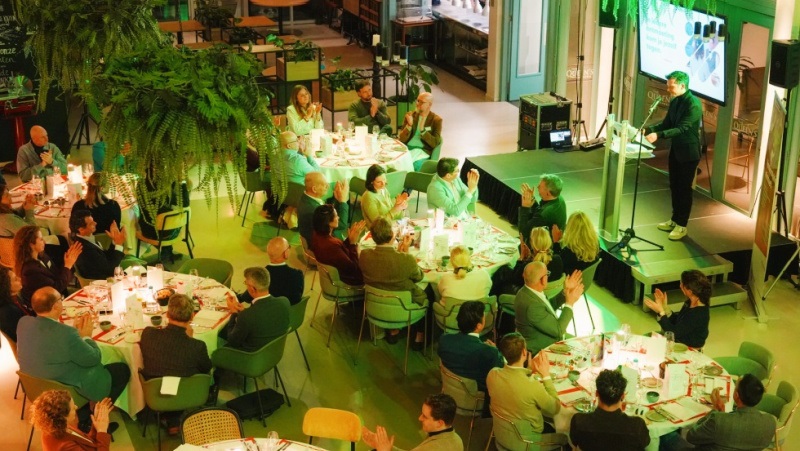 Lees de practorale rede van Rob van Vlokhoven