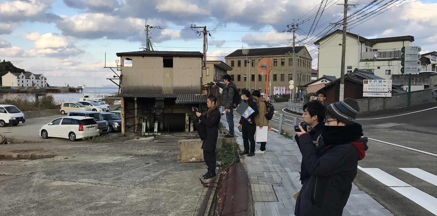 Hirado Workshop – fieldwork with students near waterfront (photo: Space&Matter)