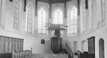 Interieur kerk tienhoven