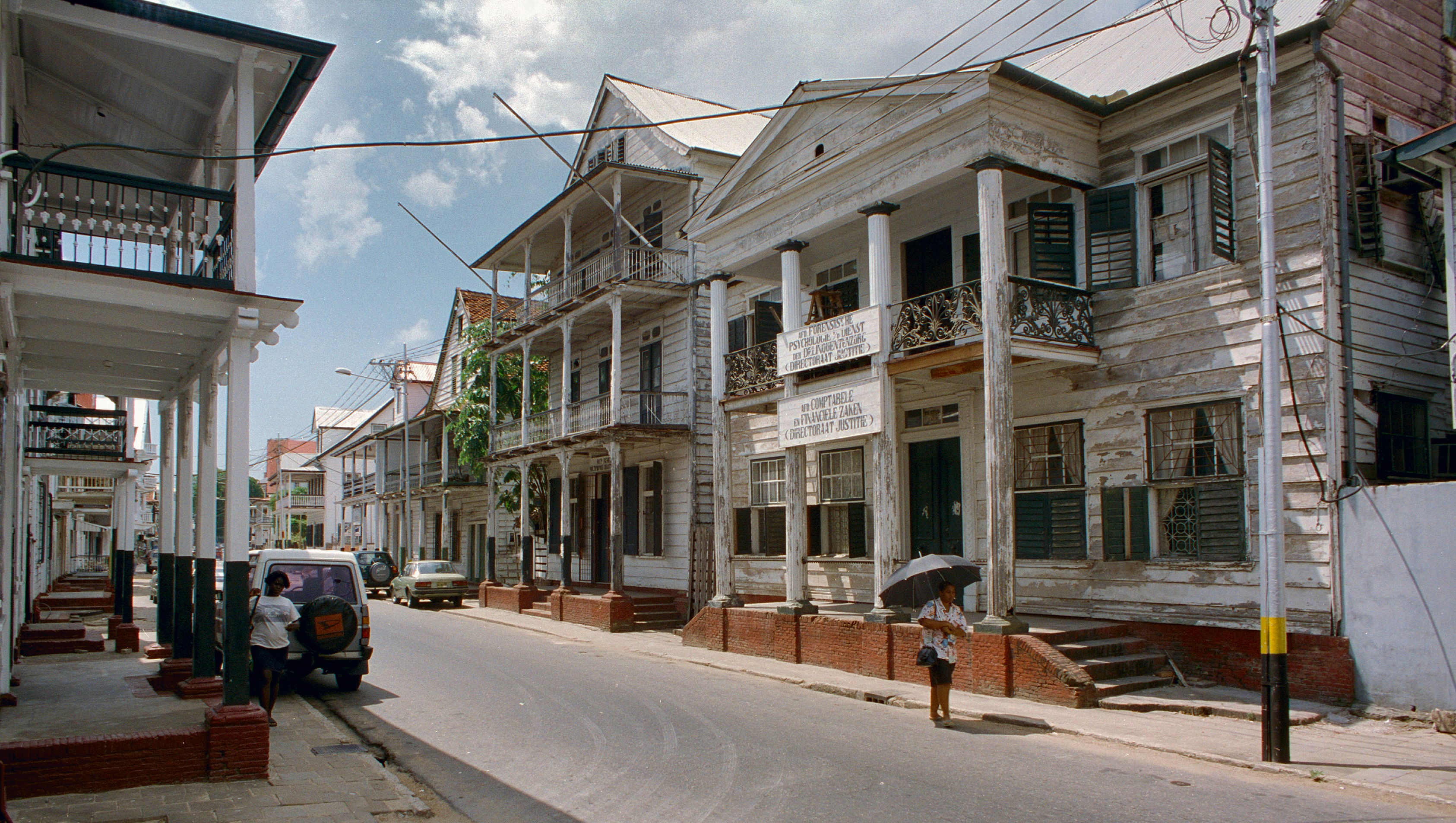 Street view of Paramaribo Suriname (photo Cultural Heritage Agency of the Netherlands)