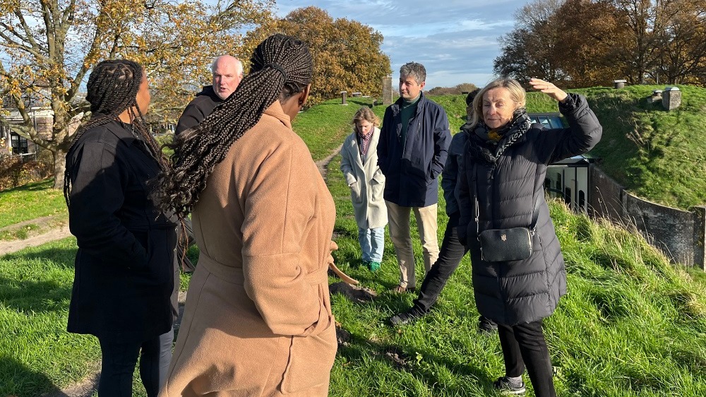 Knowledge exchange on maintenance issues between the South African and Dutch participants on the ramparts of Naarden